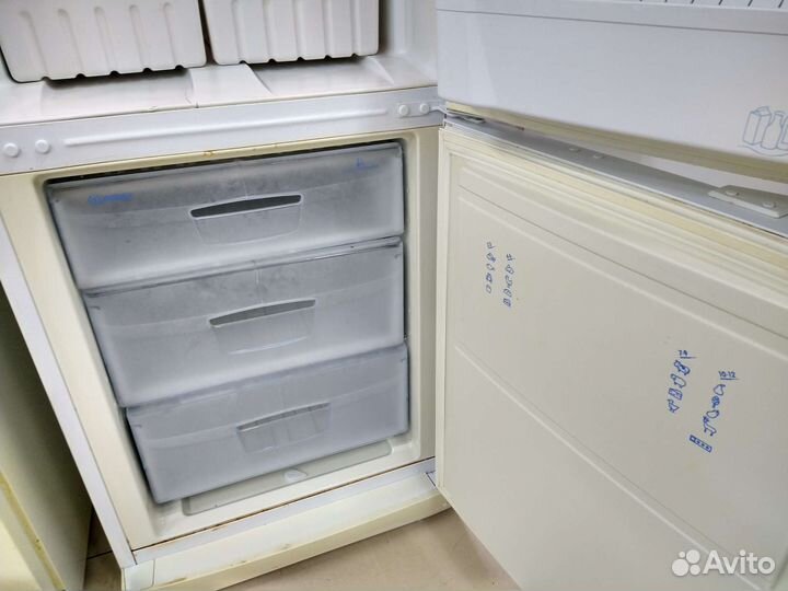 Холодильник Indesit