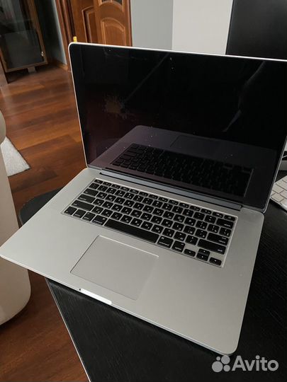 Macbook pro 15 2015 i7 16gb 512gb