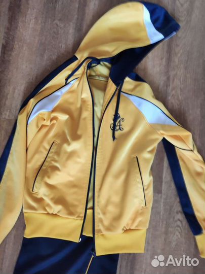 Трикотажная безрукавка рост 134-140см