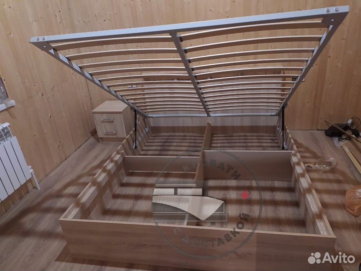 Кровать двуспальная с подъемным механизмом