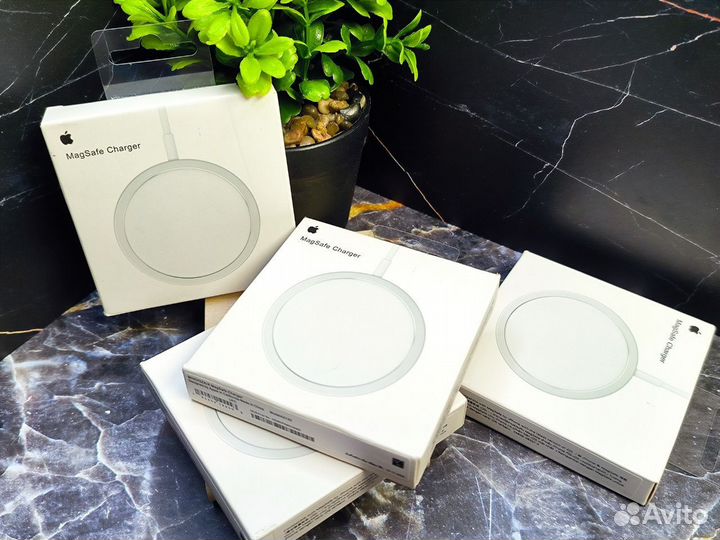 Беспроводная зарядка MagSafe 