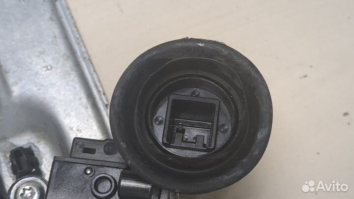 Стеклоподъемник электрический правый передний Mazda 3 (BP) 2019