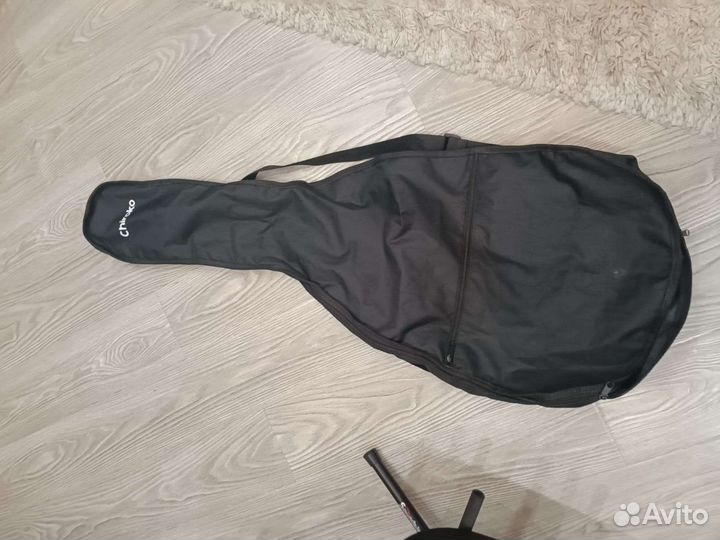 Акустическая гитара