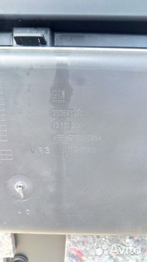 Обшивка крышки багажника на Опель Зафира Б