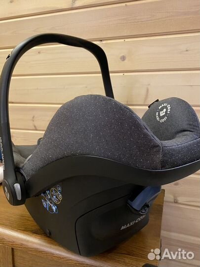 Автокресло 0+ Maxi-Cosi CabrioFix