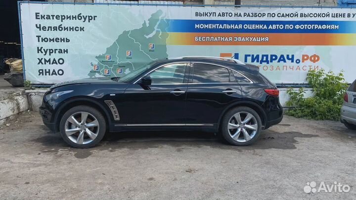 Направляющая стекла двери заднего левого Infiniti FX37 (S51) 82217-1CA0A