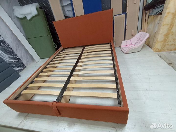 Кровать двуспальная