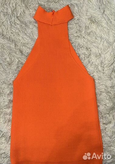 Топ-кроп на бретелях