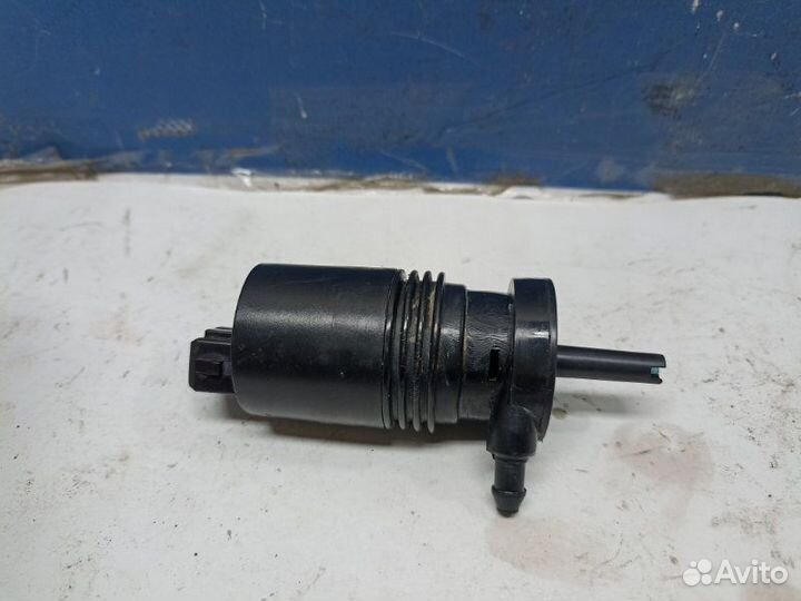 Насос стеклоомывателя Nissan Primera P12 1.6