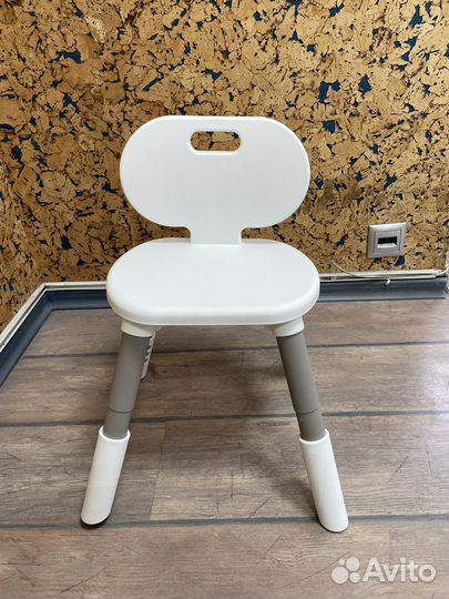 Детский стол и 2 стула