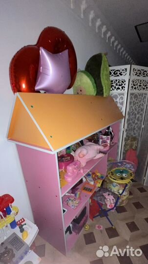 Полка детская в виде домика