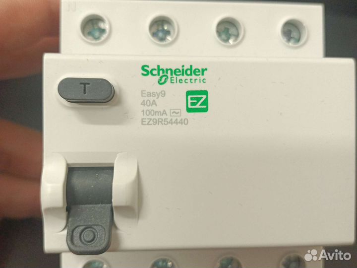 Schneider Easy9 выключатель дифференциального тока
