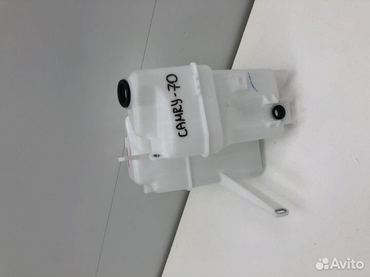 Бачок омывателя Toyota Camry V70