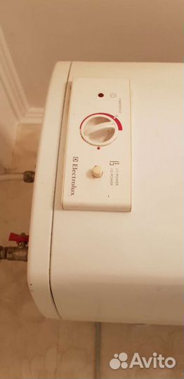 Накопительный водонагреватель Electrolux EWH 30 SL