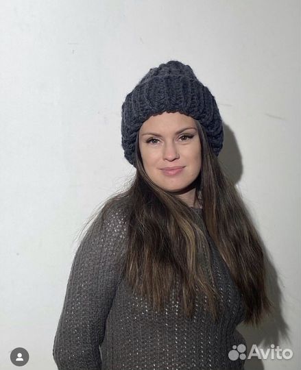 Объемная вязаная шапка ручной работы zara