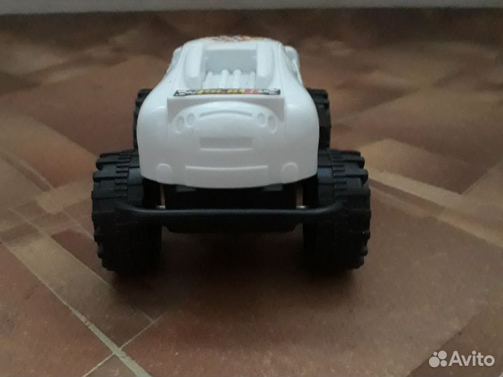 Машинка-джип