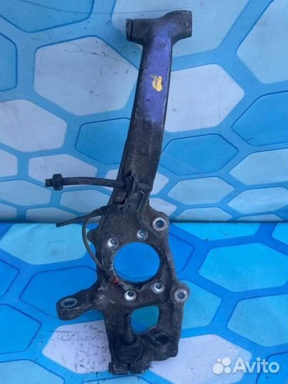 Кулак поворотный передний правый 8K0407254AB