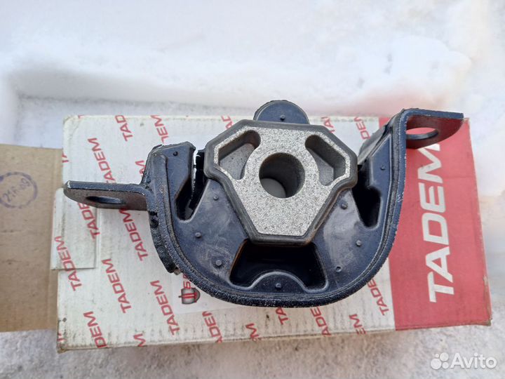 Опора двигателя Лада Калина