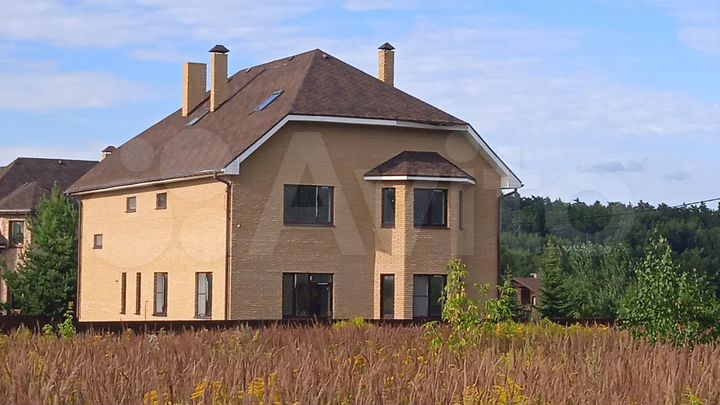 Дом 470 м² на участке 12 сот.