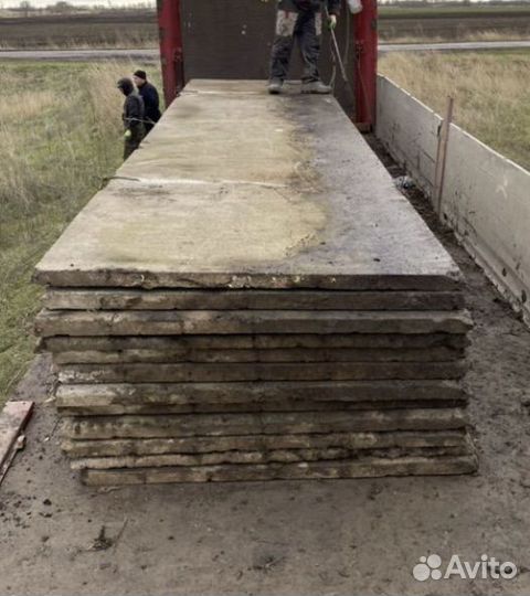 Забор с трубами и отдельно