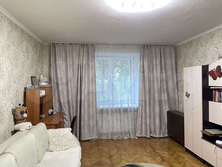 2-к. квартира, 56 м², 1/8 эт.