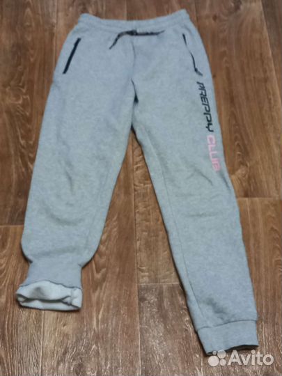 Спортивные брюки и олимпийка