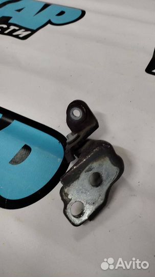 Петля двери Ford Mustang 6 S550 рест. 2018