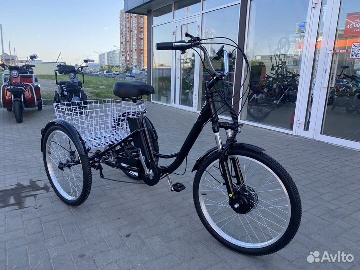 Трехколесный электровелосипед