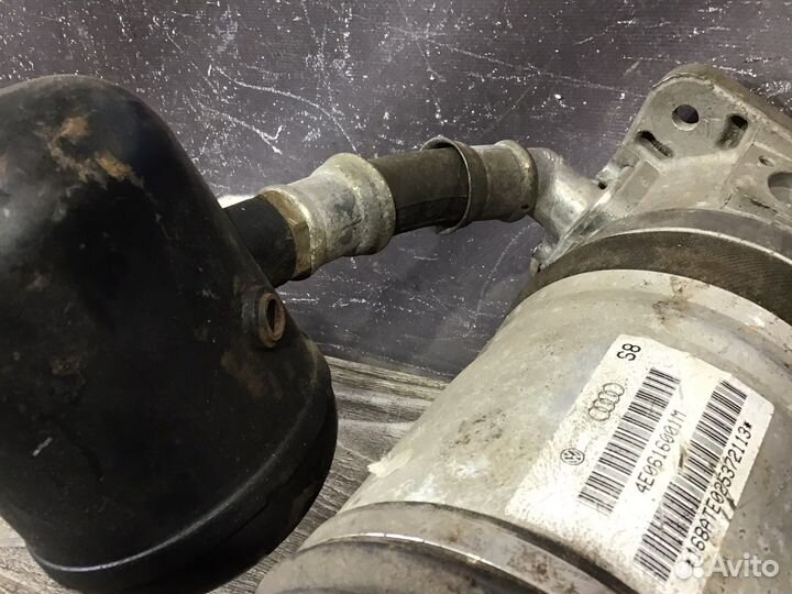 Пневмобаллон задний левый Audi A8 D3