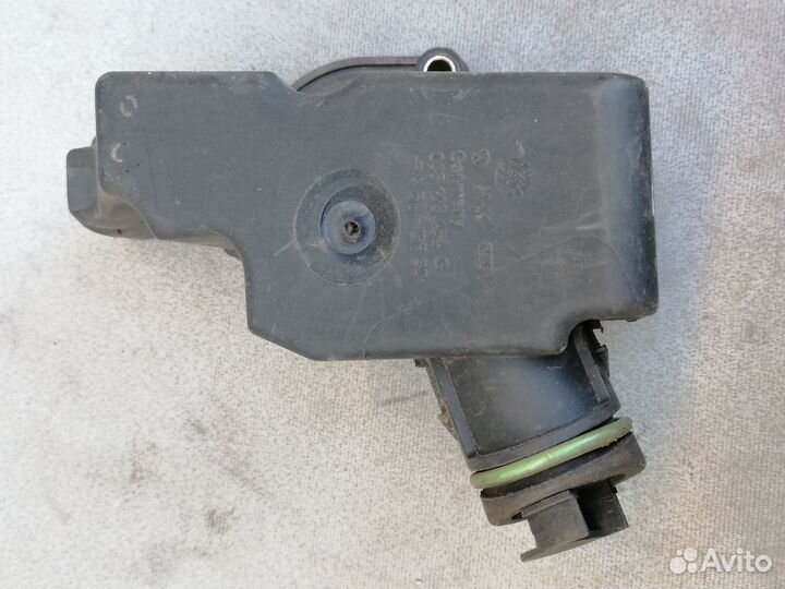 Маслоотделитель сапун Volkswagen Golf III 1.4 AEX