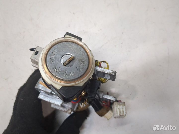 Замок зажигания Mitsubishi Pajero / Montero, 2005