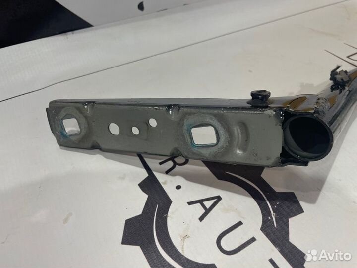 Петля крышки багажника правая Mercedes W222 3.0D