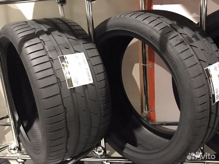 Hankook Ventus S1 Evo 3 K127 245/35 R19 и 275/30 R19