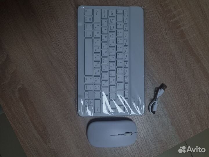 Беспроводная клавиатура и мышь с подсветкой