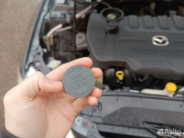 Крышка бачка гур Mazda 6