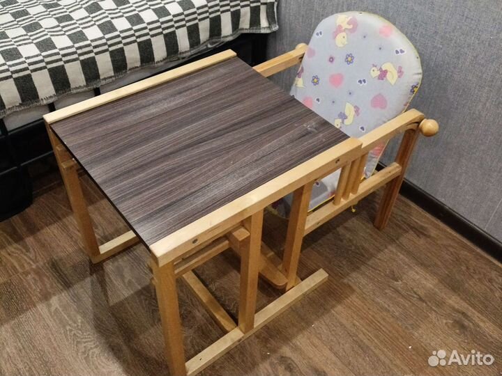 Детский стол и стул. Стульчик для кормления