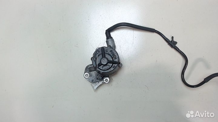 Насос вакуумный Peugeot Partner, 2004