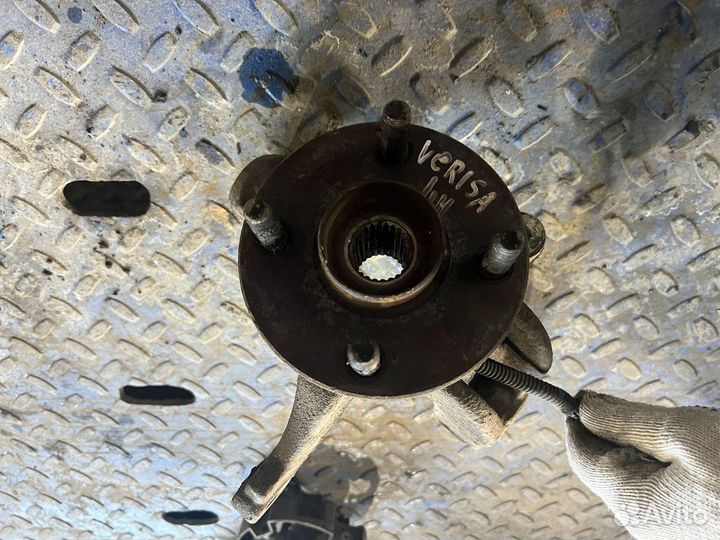 Поворотный кулак Mazda Verisa Demio