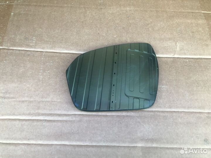 Range Rover Evoque зеркальный элемент левый