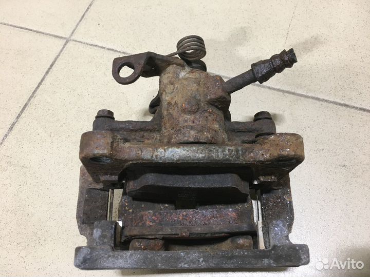 Суппорт задний левый Transporter T5 2003-2015