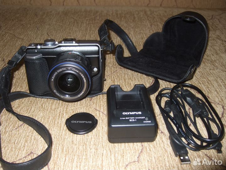 Olympus E-PL1 kit с чехлом