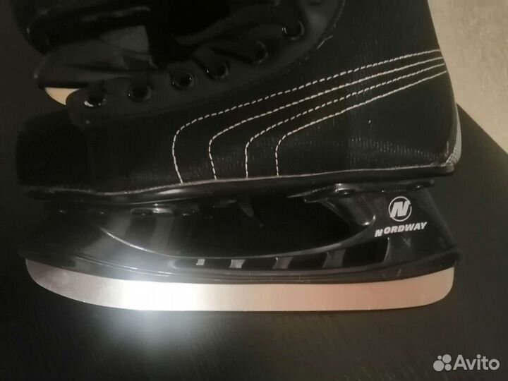 Коньки хоккейные 40 размер