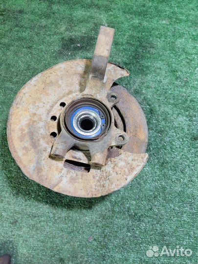 Кулак поворотный передний левый LADA Kalina