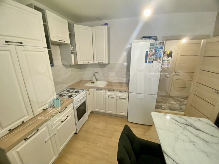 2-к. квартира, 49 м², 2/4 эт.