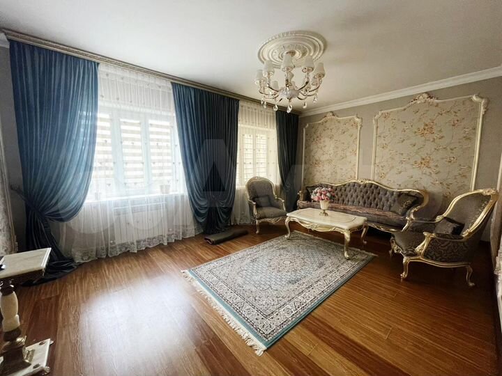 Дом 200 м² на участке 3,3 сот.