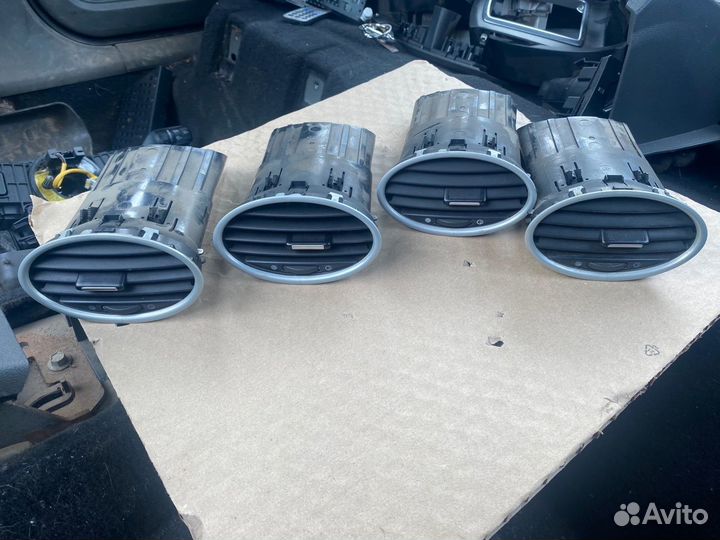 Дефлектор воздушный 4M51A014L21AD форд фокус 2