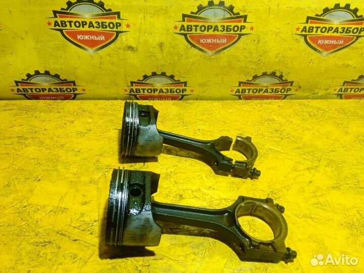 Поршень с шатуном Ford Focus 3