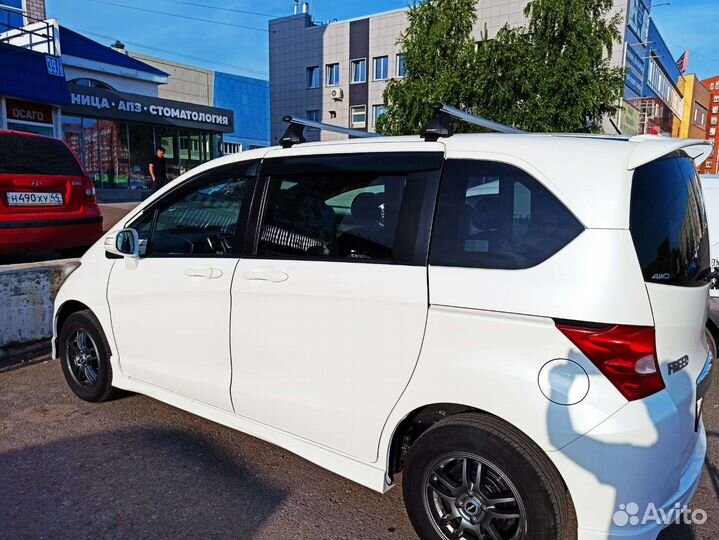 Багажник Поперечны на Honda Freed