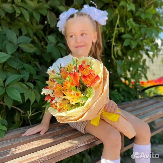 Букет ярких альстромерий