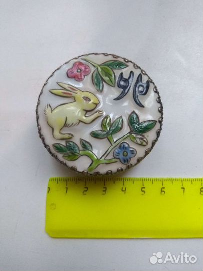 Шкатулка таблетница пудреница винтаж кролик Китай